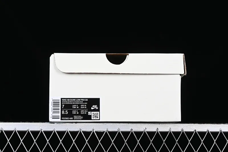 All categories Nk SB Dunk Series Nk SB Dunk Low low-top sneakers F version April Skateboards x Nk SB Dunk Low joint model Frozen Rose SB smashed backboard fashion casual sneakers FD2562-400